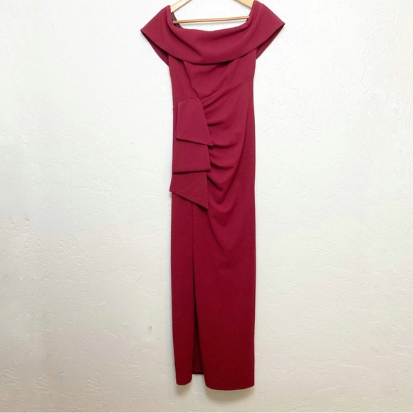Xscape Ruched Off the Shoulder Crepe Gown size 4 red - Picture 2 of 6